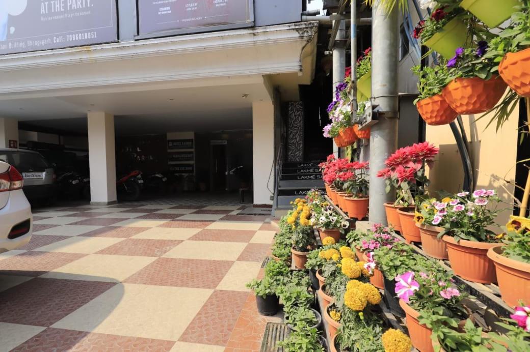Hotel Rashmi グワーハーティー エクステリア 写真