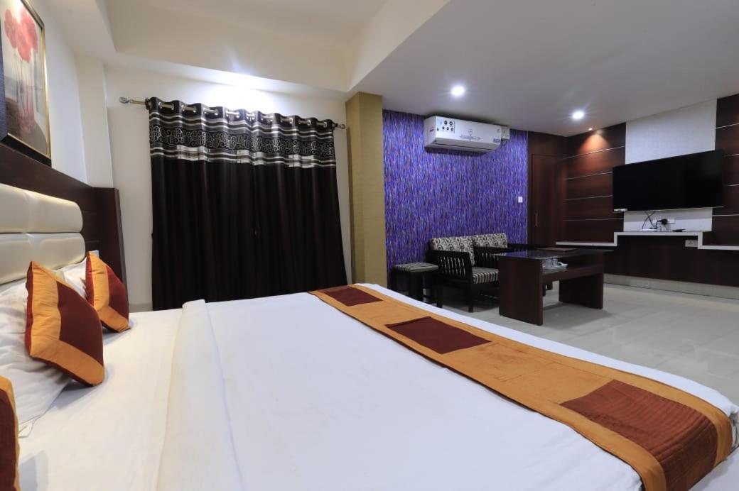 Hotel Rashmi グワーハーティー エクステリア 写真
